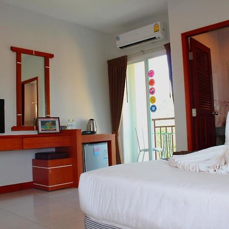 Fulla Place Patong Exterior photo
