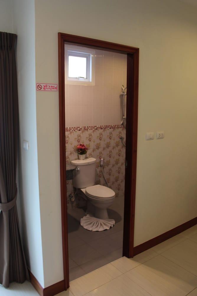 Fulla Place Patong Exterior photo