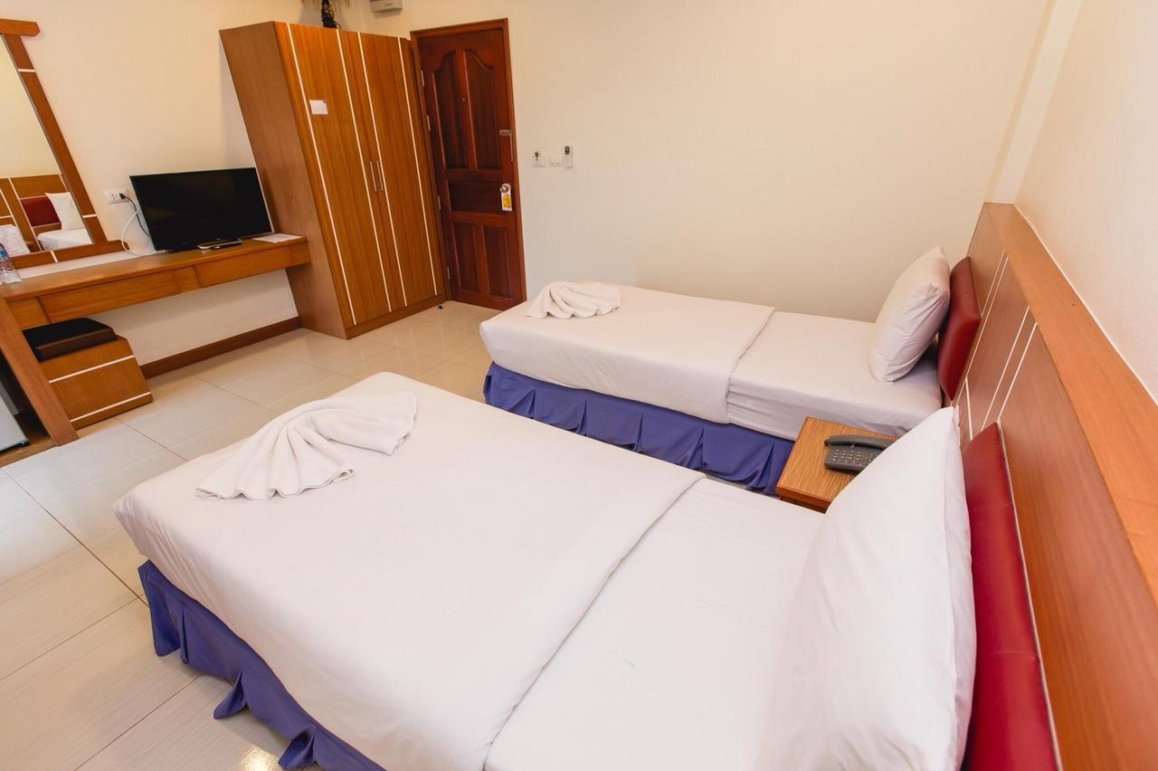 Fulla Place Patong Exterior photo