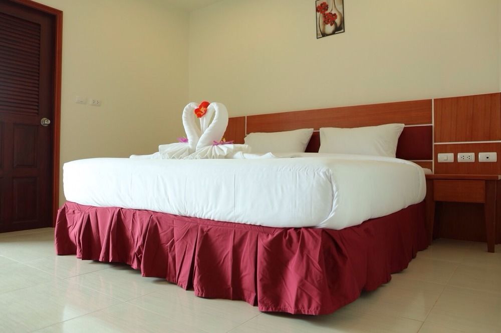 Fulla Place Patong Exterior photo
