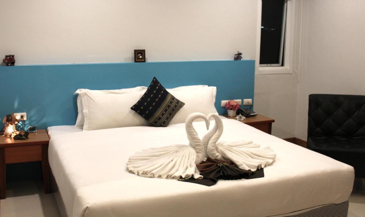 Fulla Place Patong Exterior photo